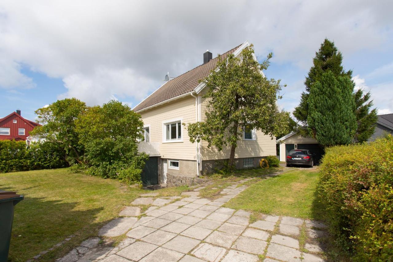 Mandal Apartment Mit Moeglichkeit Ein Boot Zu Benutzen Und Angeln Bagian luar foto