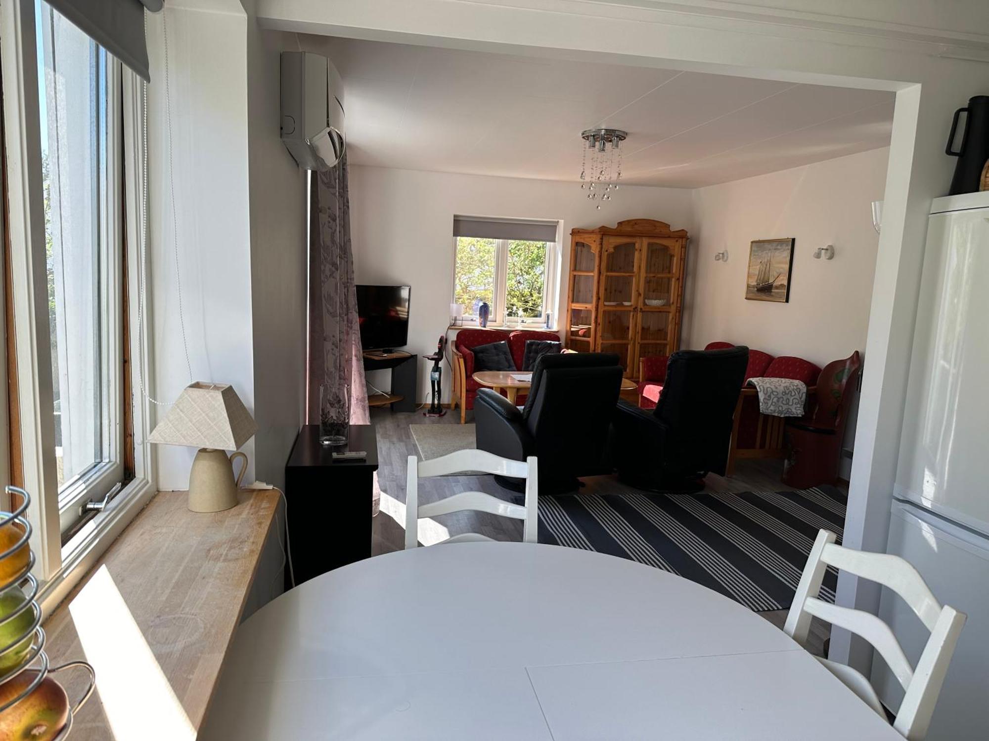 Mandal Apartment Mit Moeglichkeit Ein Boot Zu Benutzen Und Angeln Bagian luar foto